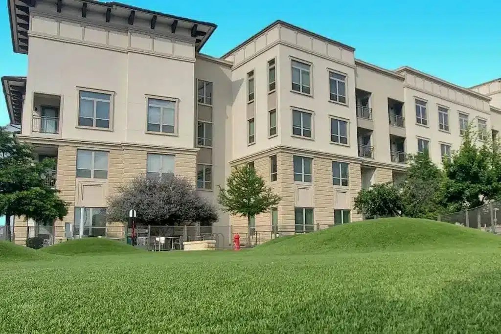 Image of apartment complex for Scoop Masters pet waste removal service in Dallas, TX 